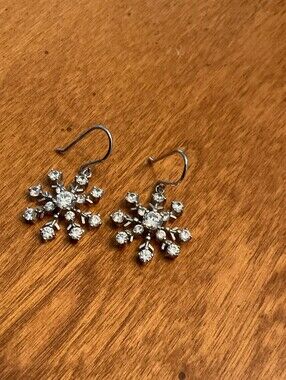 Silver Snowflake  Earring And  Pendant, Converts To Pin